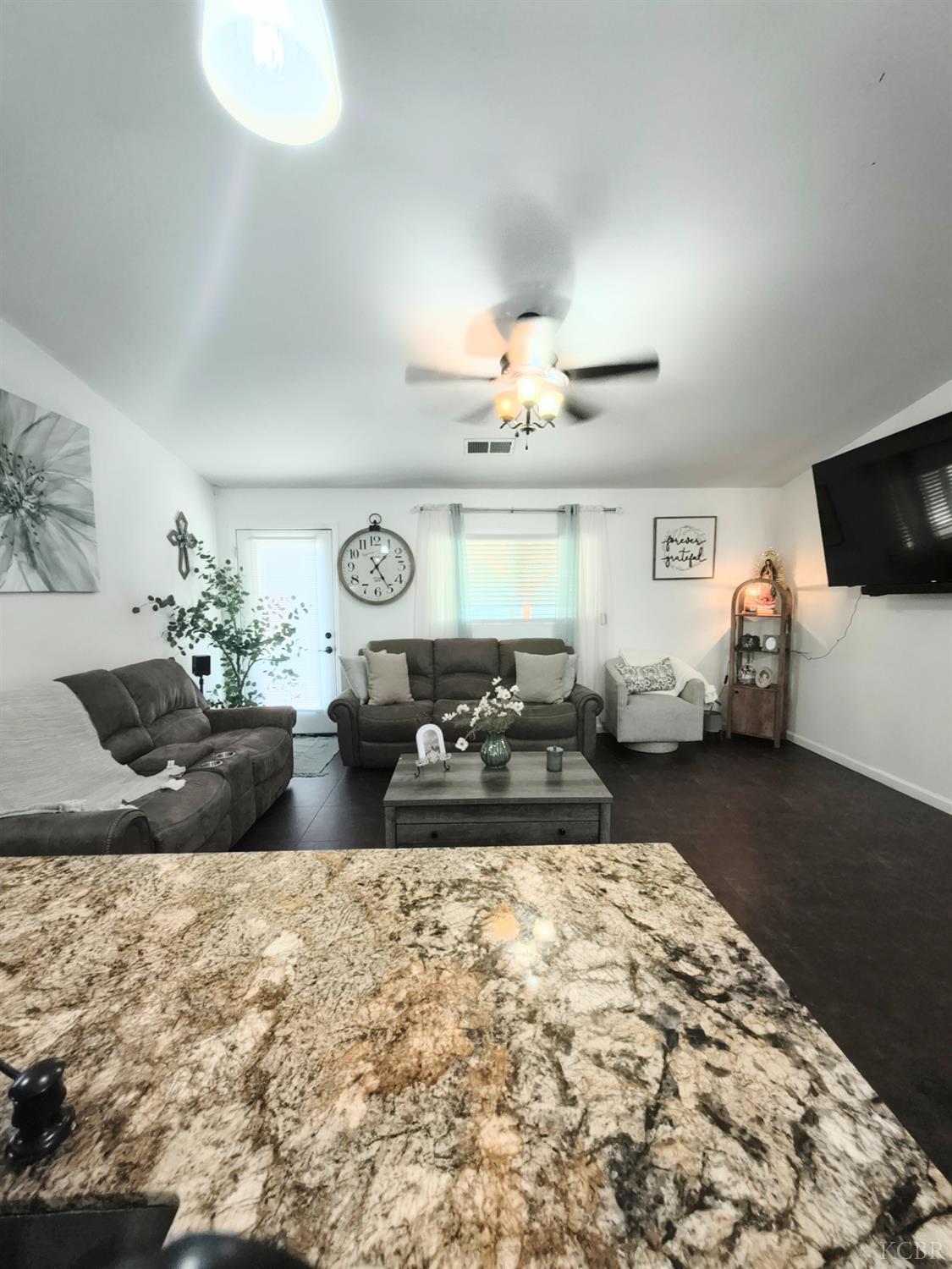 1379 Lombard St, Hanford, CA 93230