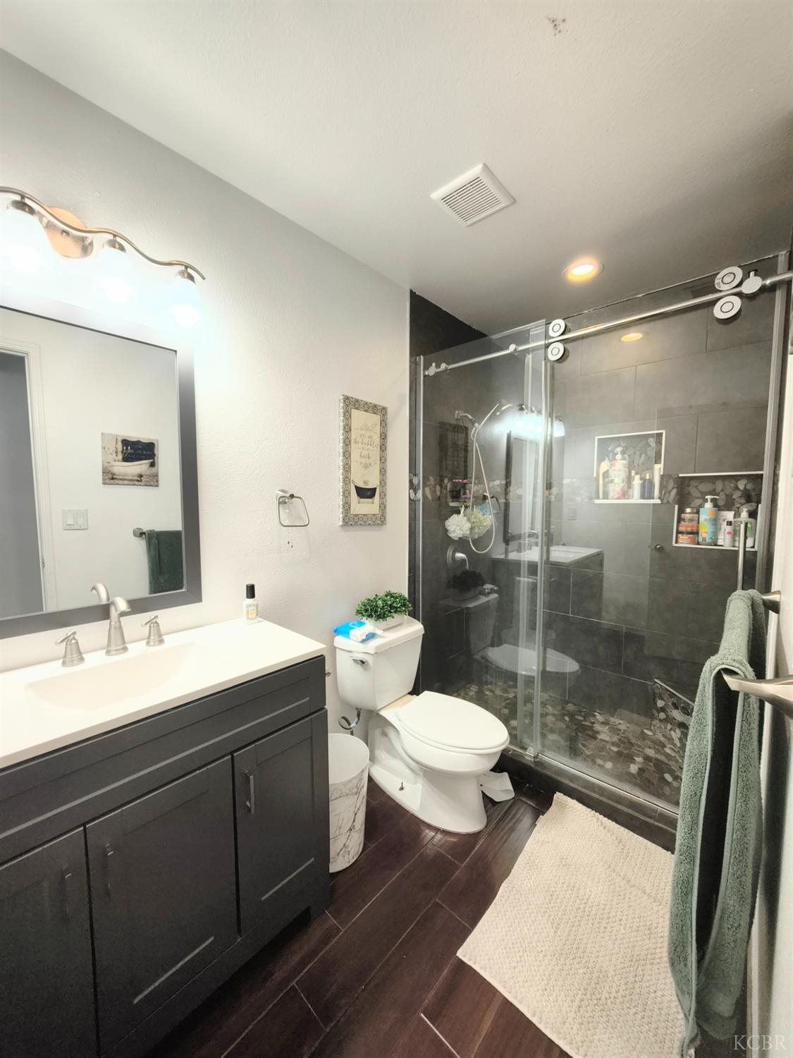 1379 Lombard St, Hanford, CA 93230
