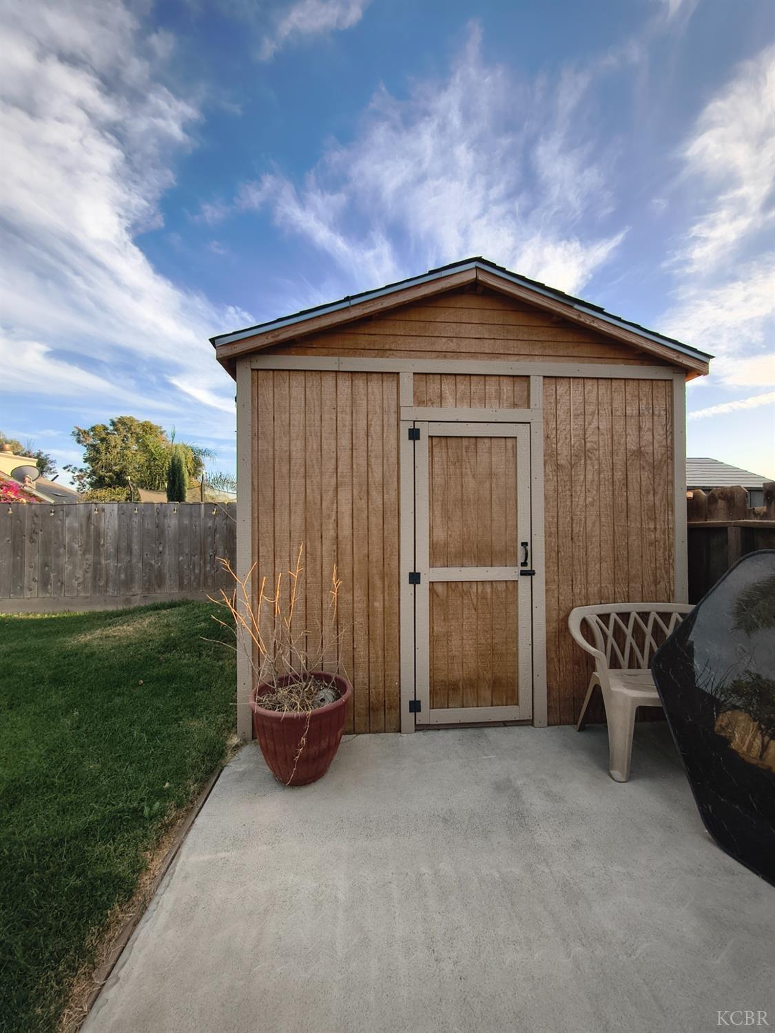 1379 Lombard St, Hanford, CA 93230