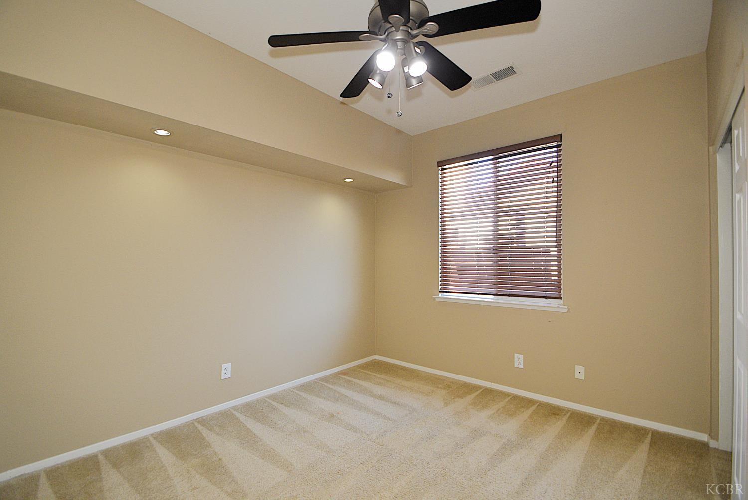 1133 Cousins Ct, Lemoore, CA 93245
