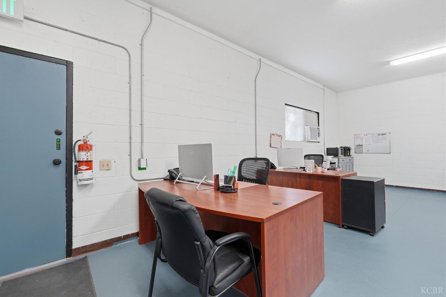 208 E 4th St E, Hanford, CA 93230