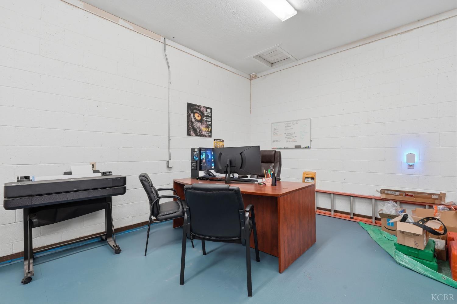 208 E 4th St E, Hanford, CA 93230