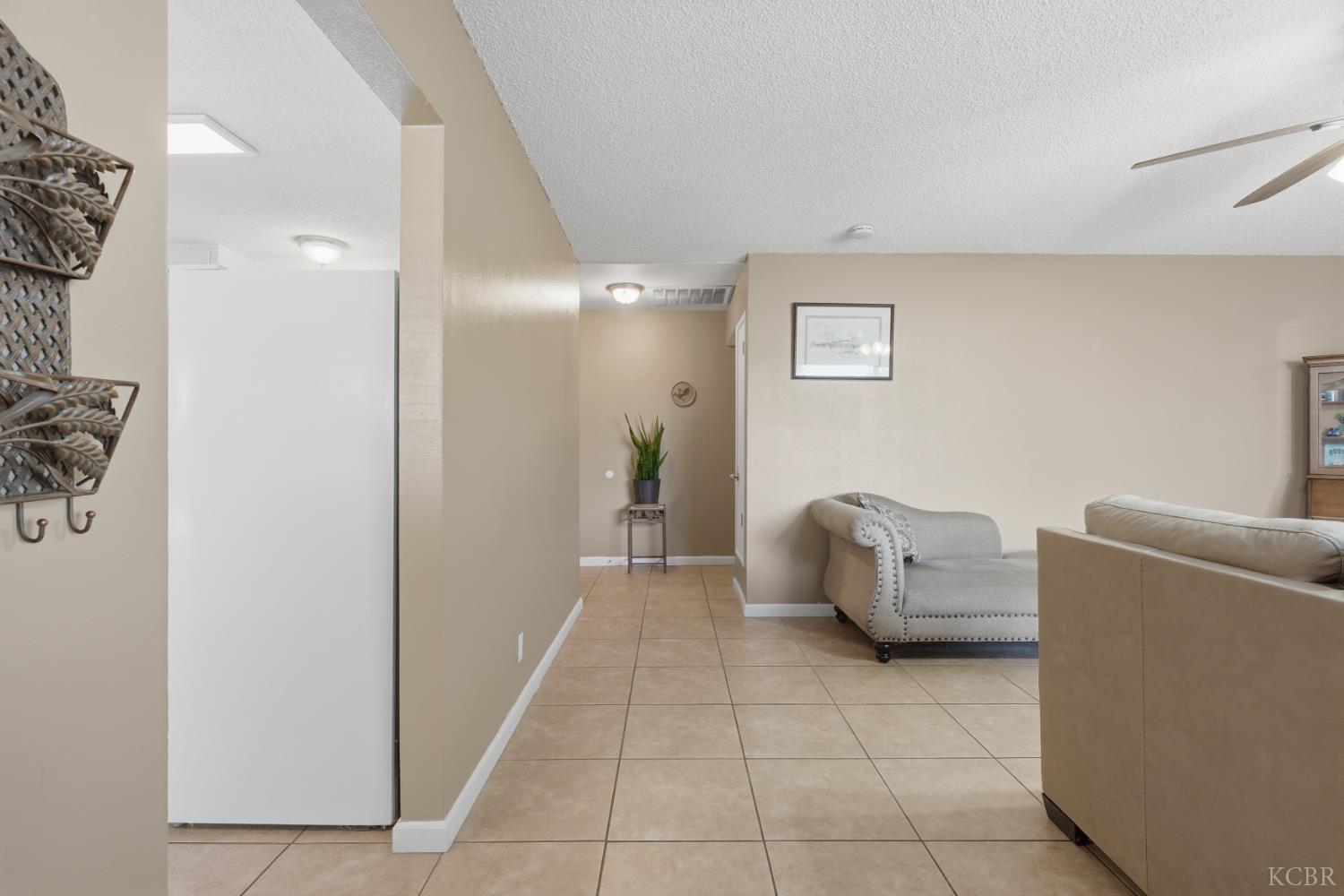 1435 Davis St, Hanford, CA 93230