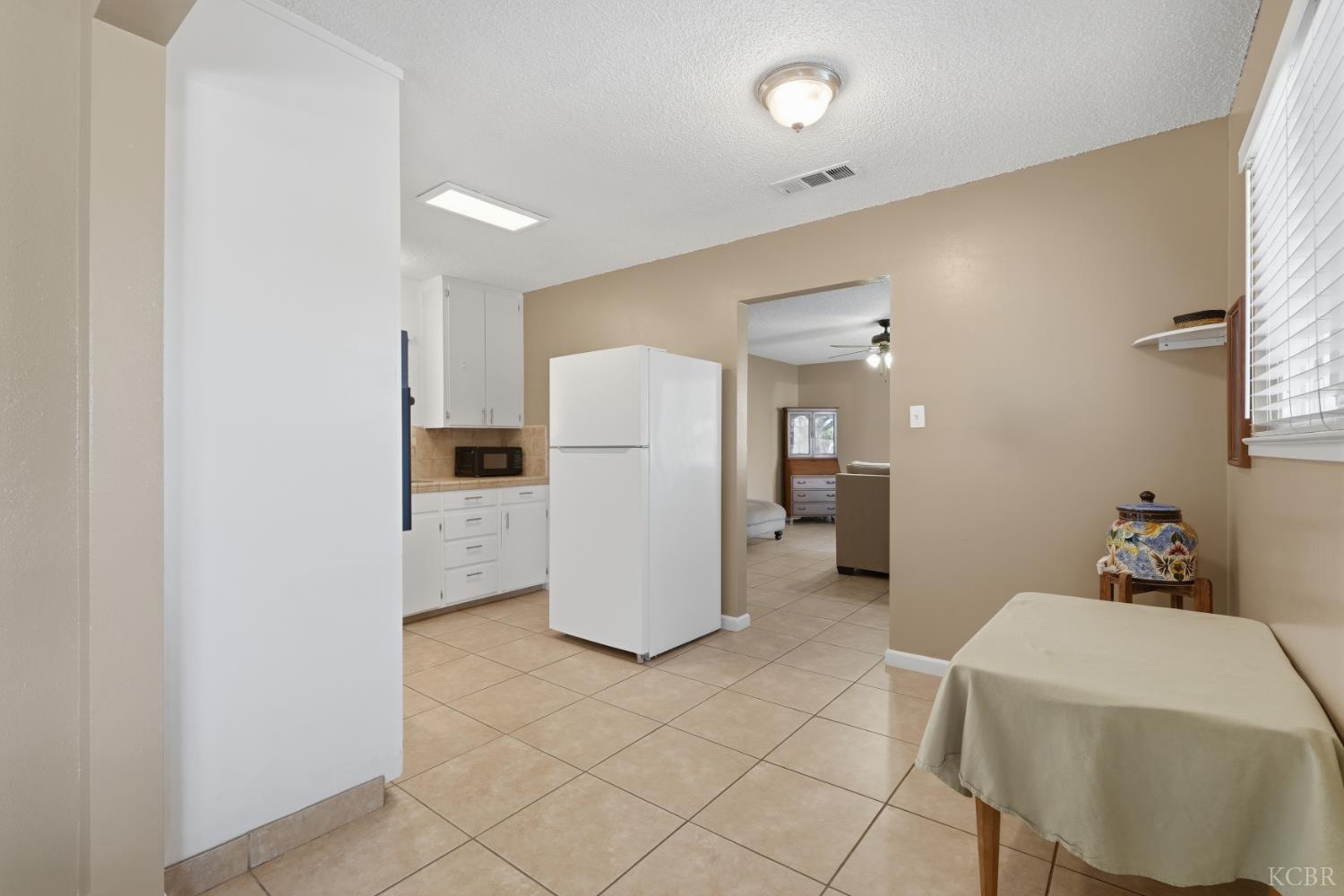 1435 Davis St, Hanford, CA 93230