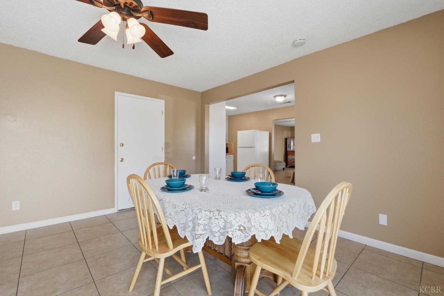 1435 Davis St, Hanford, CA 93230