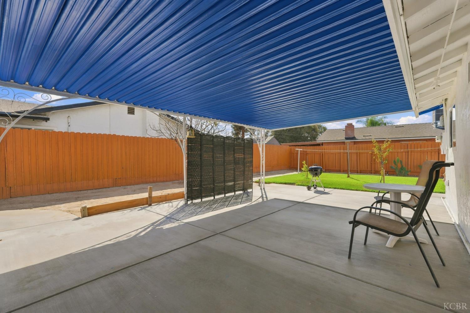 1435 Davis St, Hanford, CA 93230