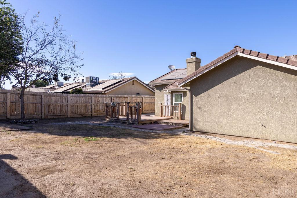 921 W Terrace Dr, Hanford, CA 93230