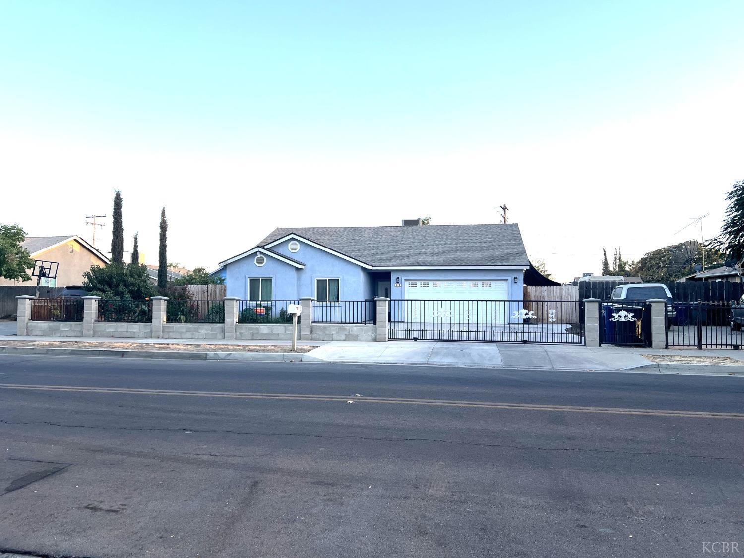 721 W Sonora Ave, Tulare, CA 93274