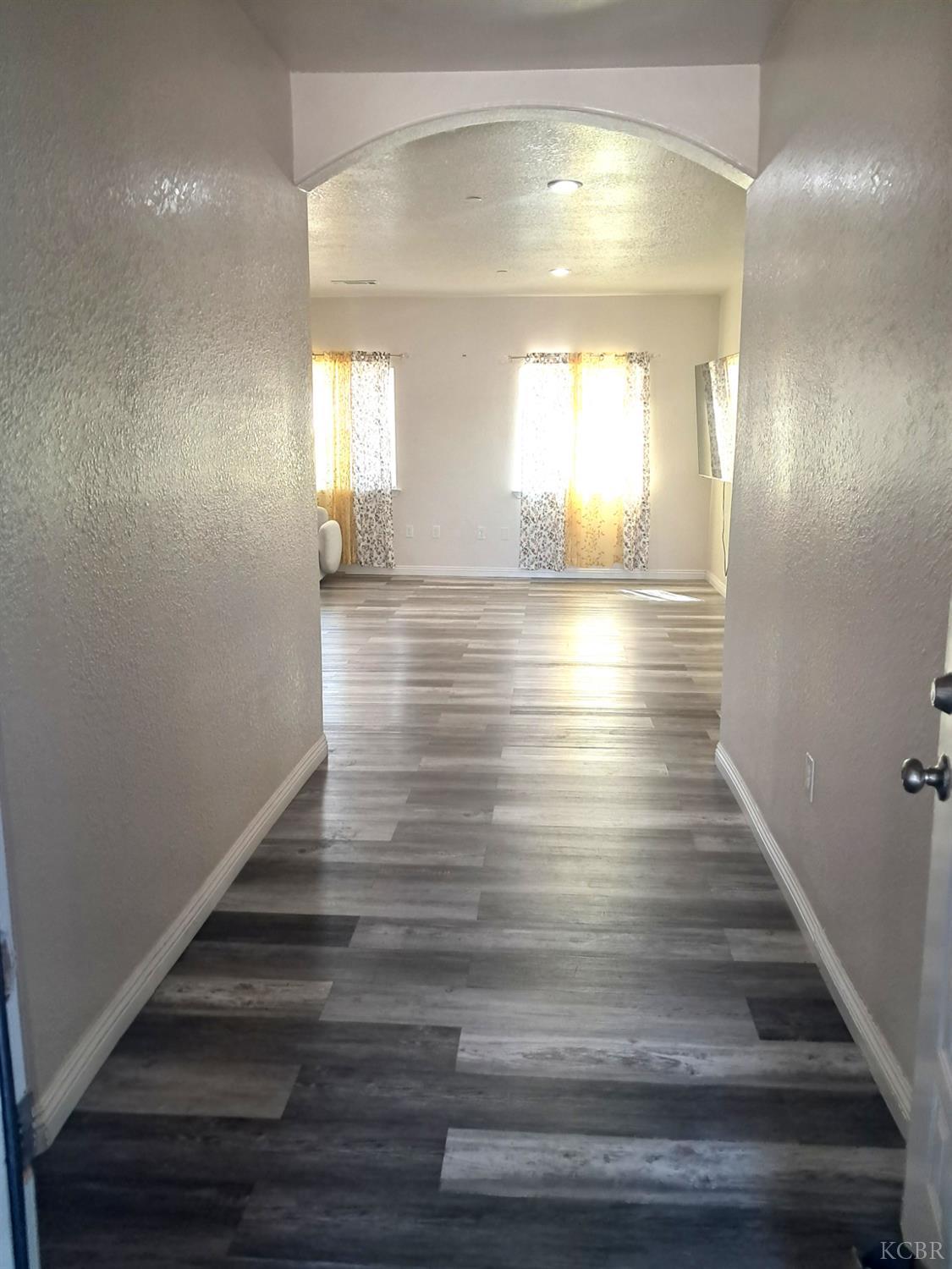 721 W Sonora Ave, Tulare, CA 93274