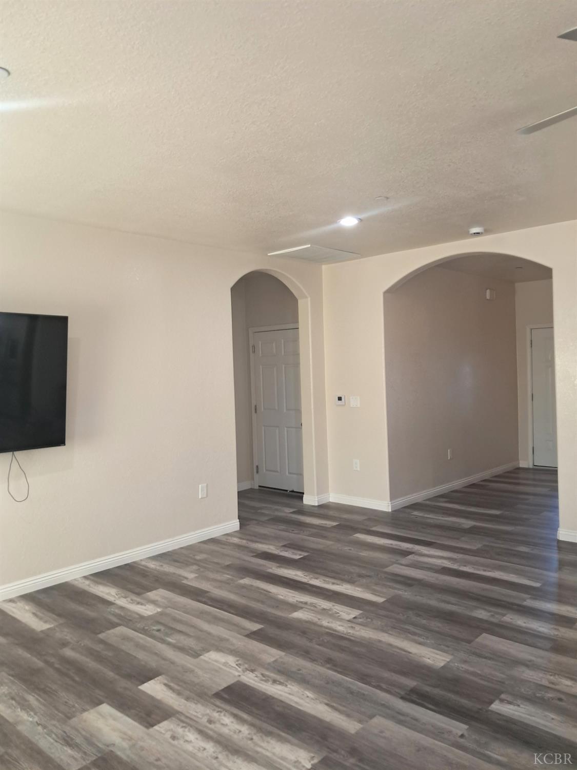 721 W Sonora Ave, Tulare, CA 93274