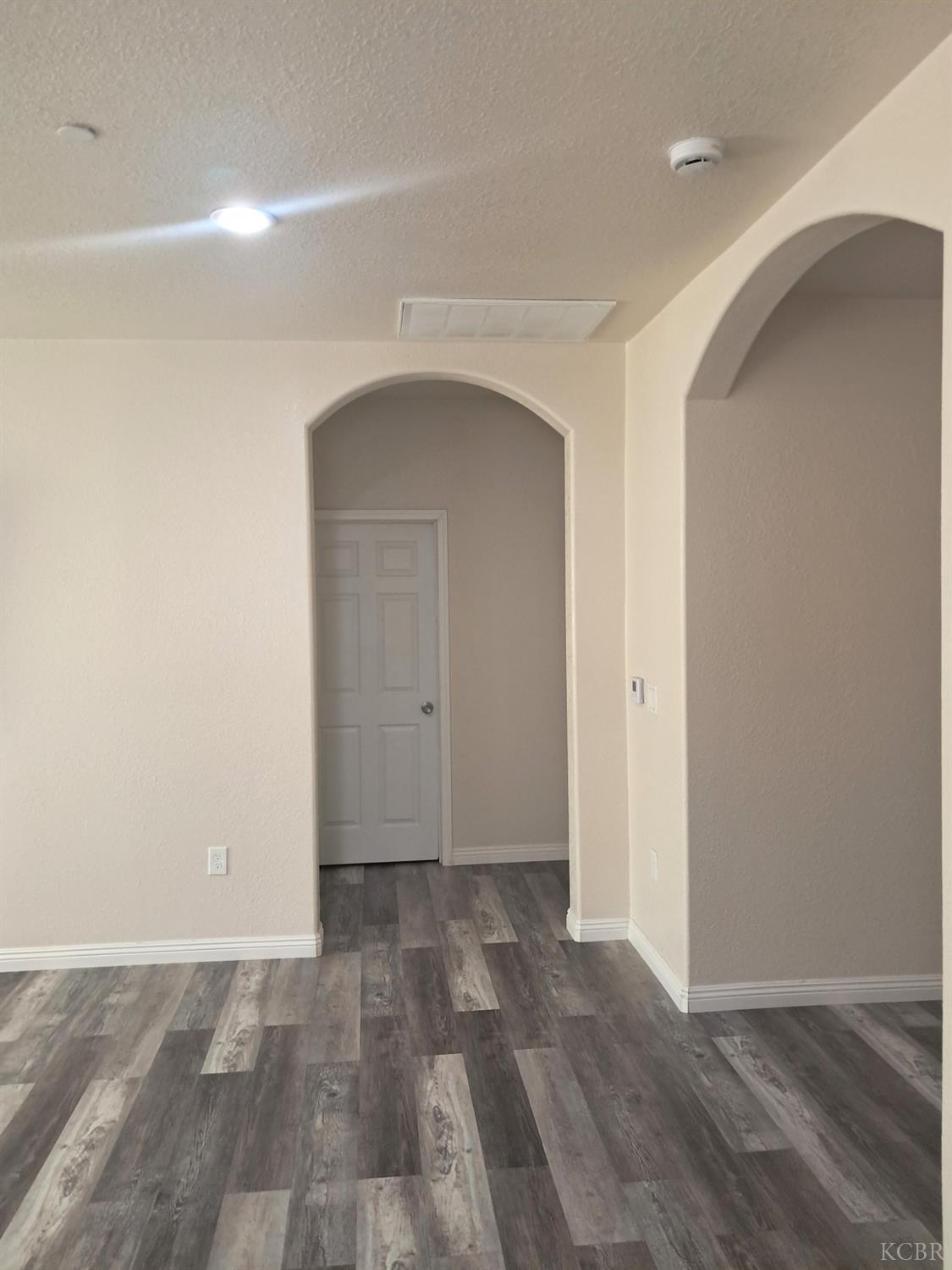 721 W Sonora Ave, Tulare, CA 93274