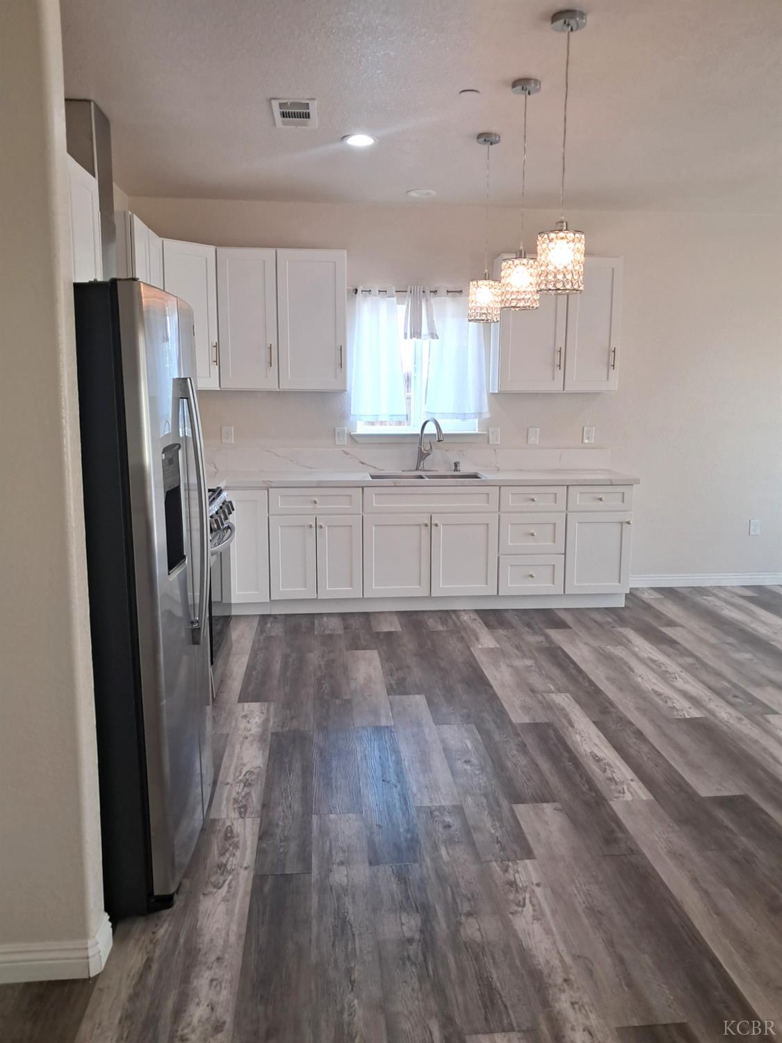 721 W Sonora Ave, Tulare, CA 93274