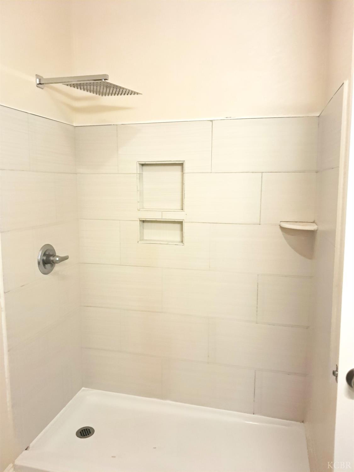 721 W Sonora Ave, Tulare, CA 93274