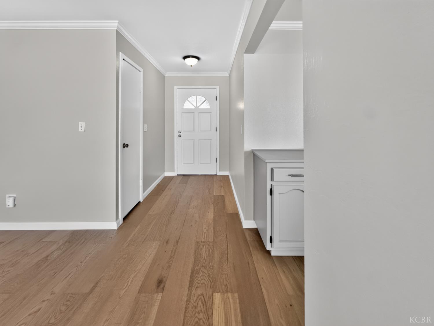 964 NE CLOVER Ln NE, Hanford, CA 93230