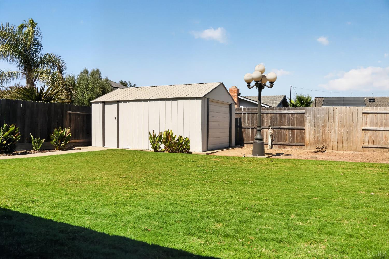 964 NE CLOVER Ln NE, Hanford, CA 93230