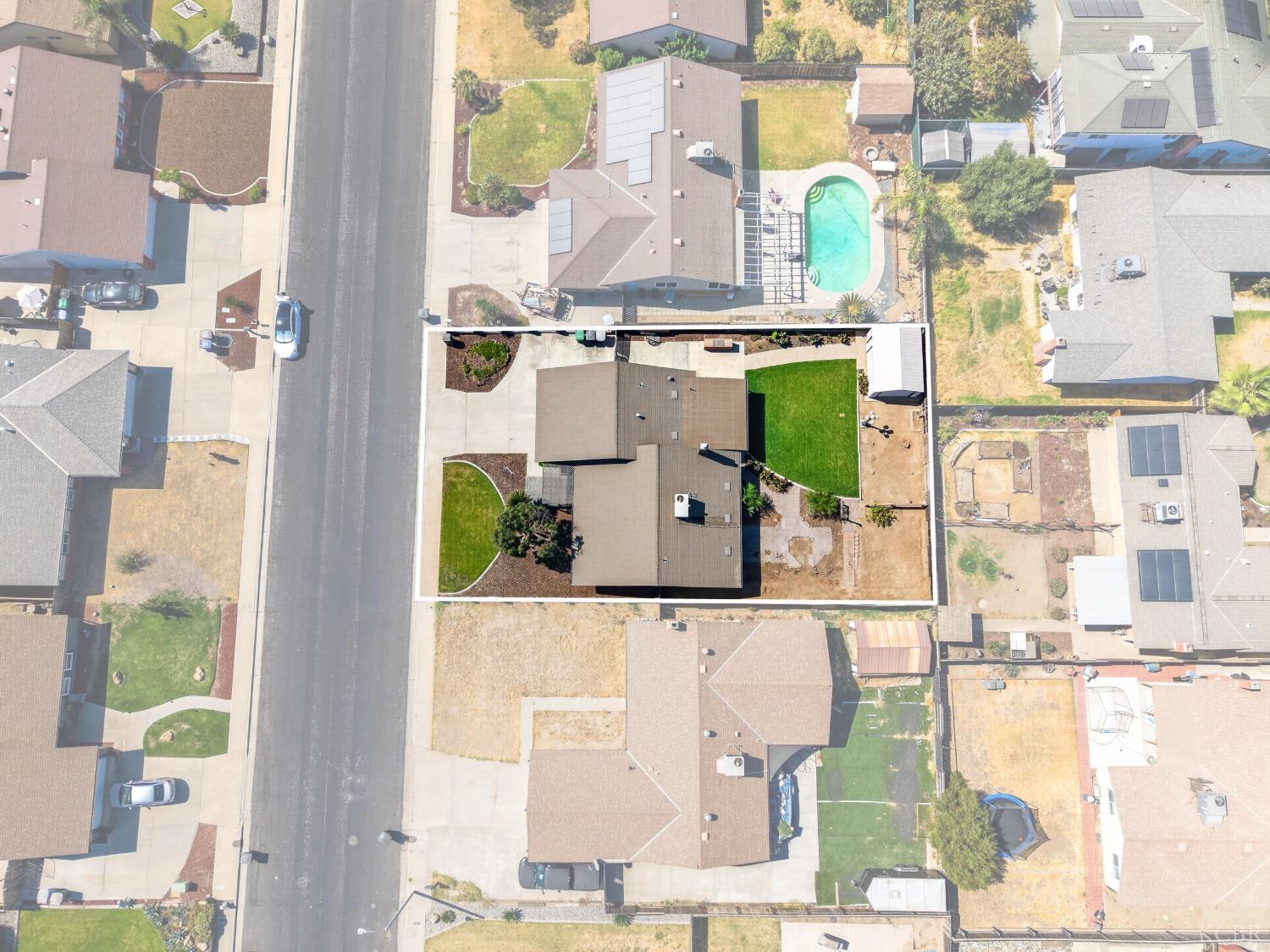 964 NE CLOVER Ln NE, Hanford, CA 93230