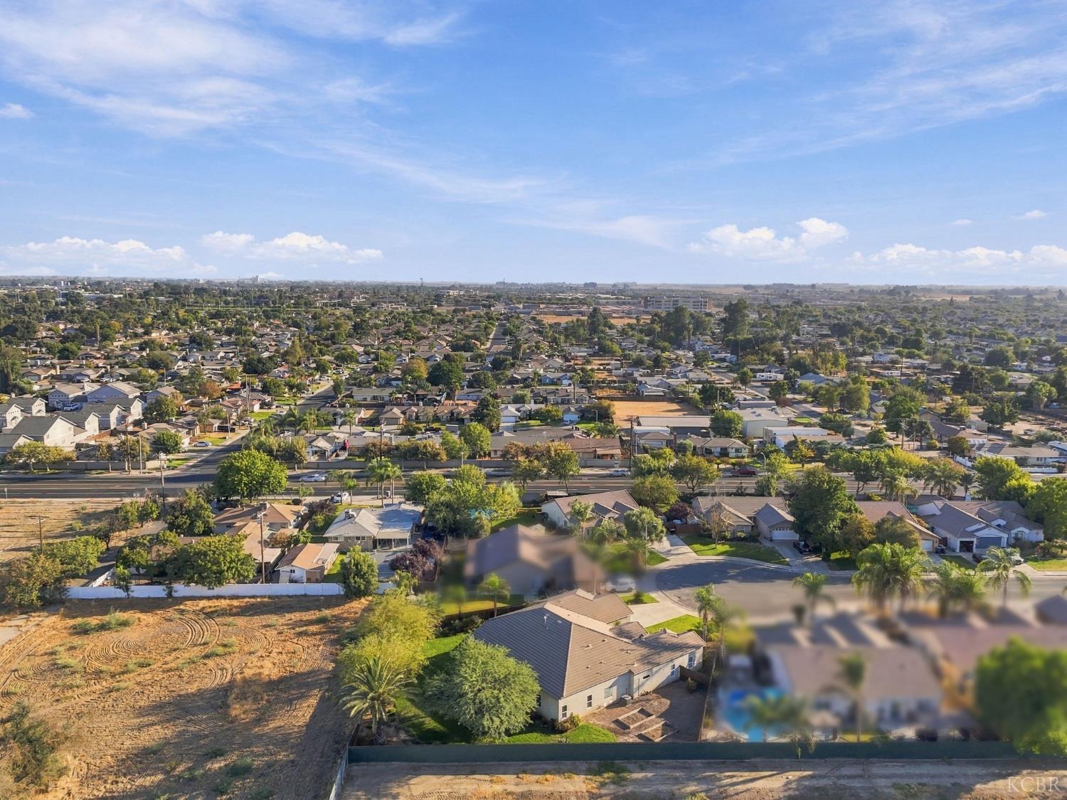 1514 W Claridge Ct, Hanford, CA 93230