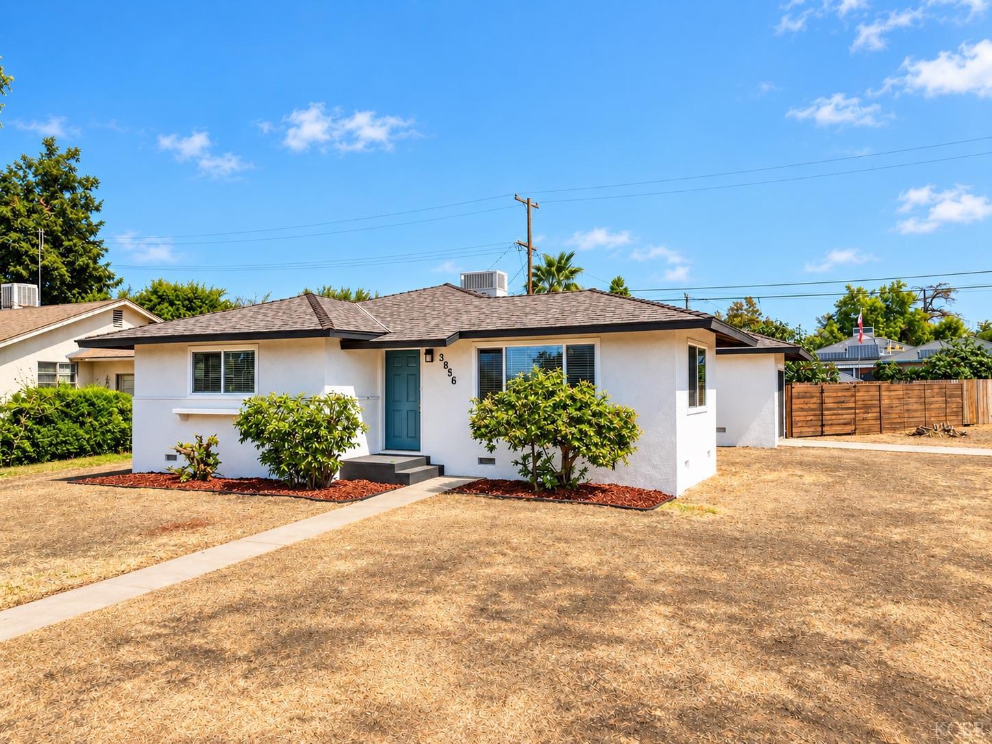 3856 N Hacienda Dr, Fresno, CA 93705