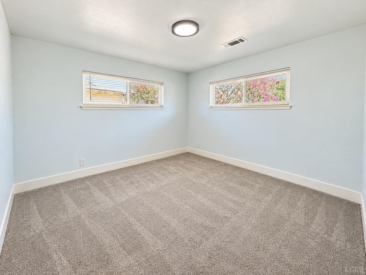 3856 N Hacienda Dr, Fresno, CA 93705