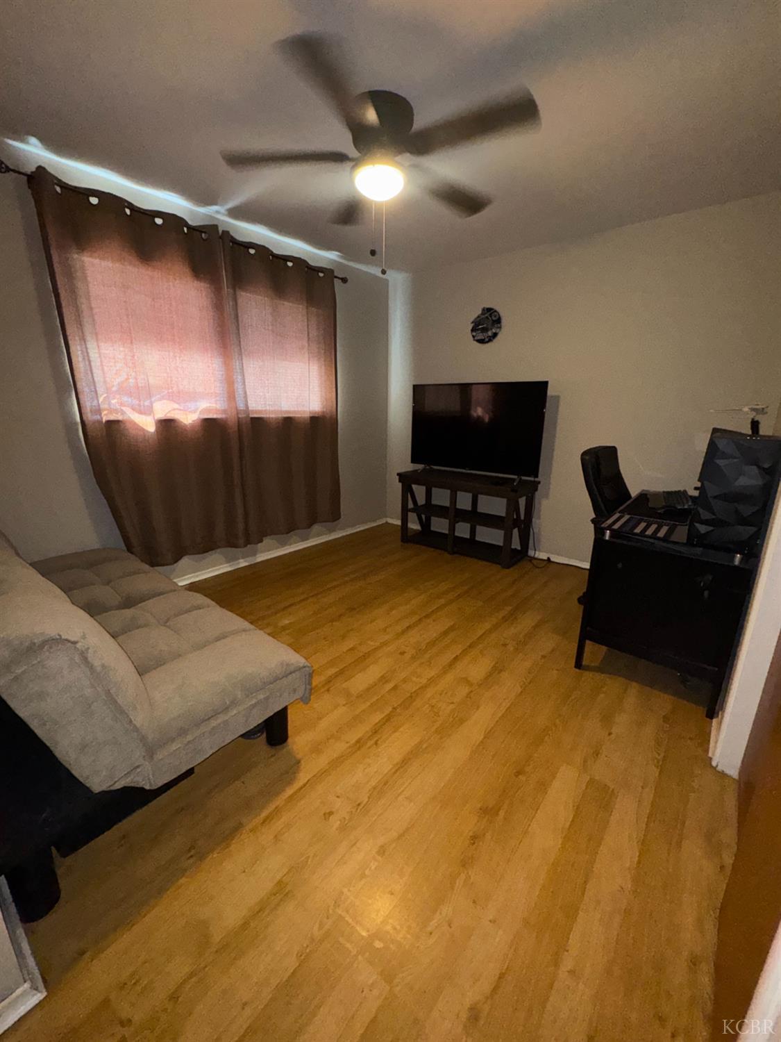 89 W Spring Ln, Lemoore, CA 93245