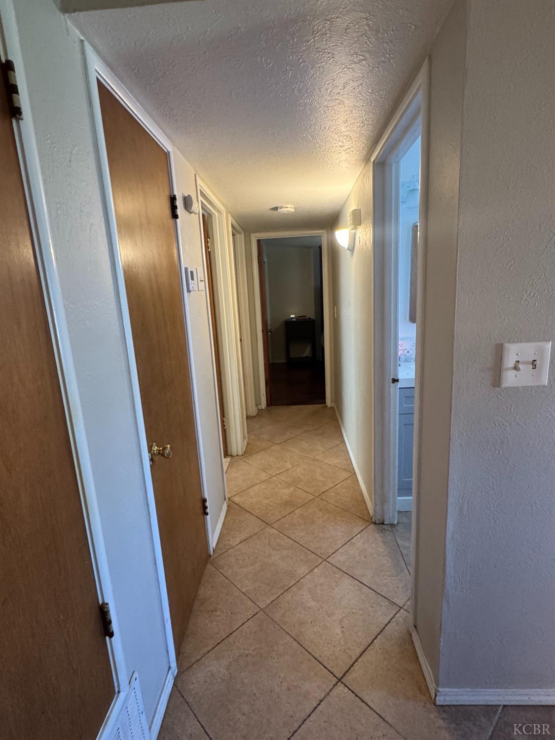 89 W Spring Ln, Lemoore, CA 93245