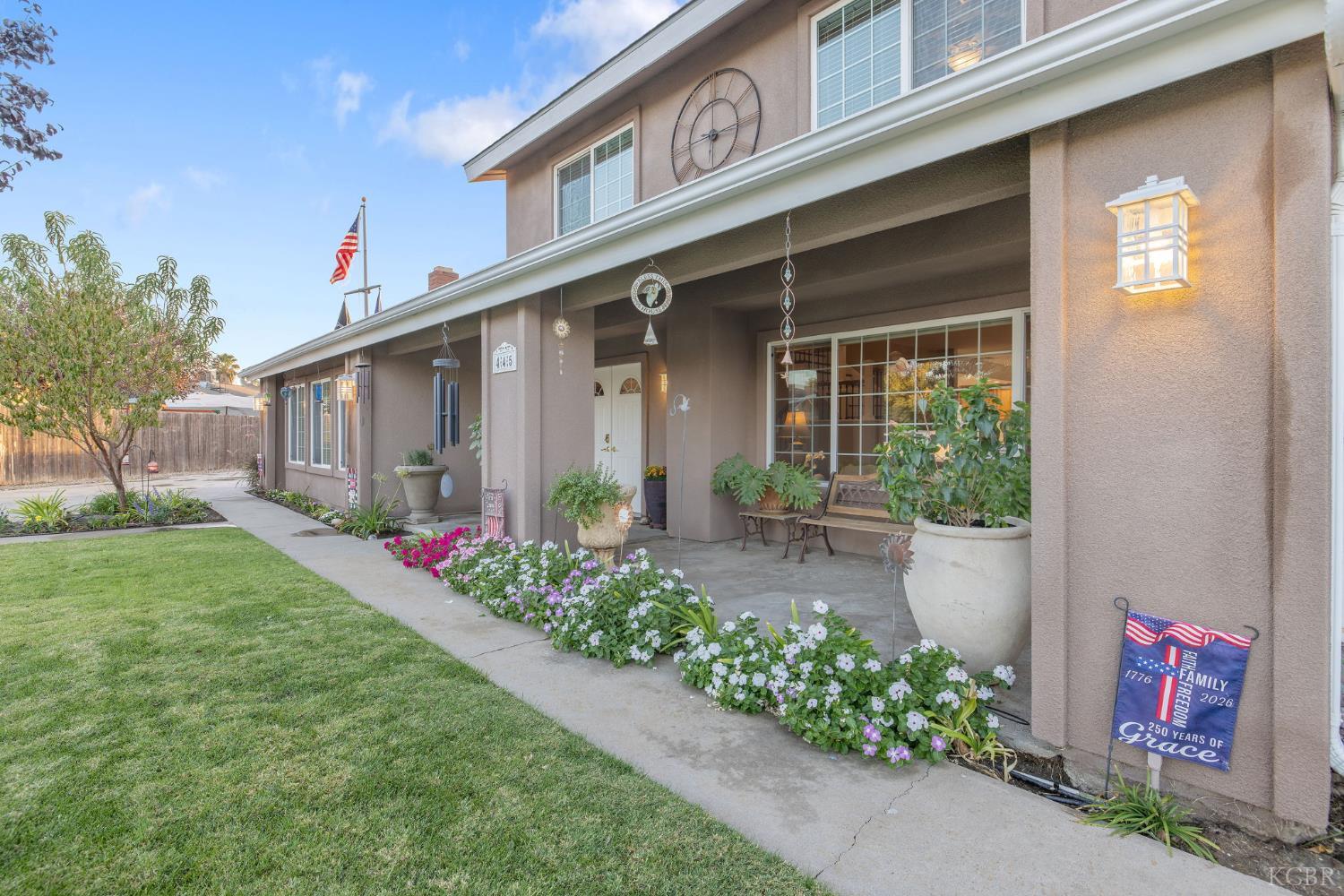 445 Mike Ct, Lemoore, CA 93245