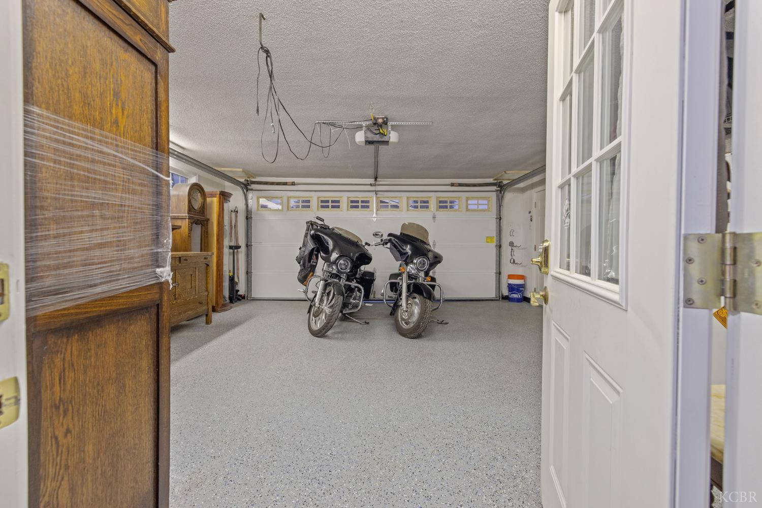 445 Mike Ct, Lemoore, CA 93245