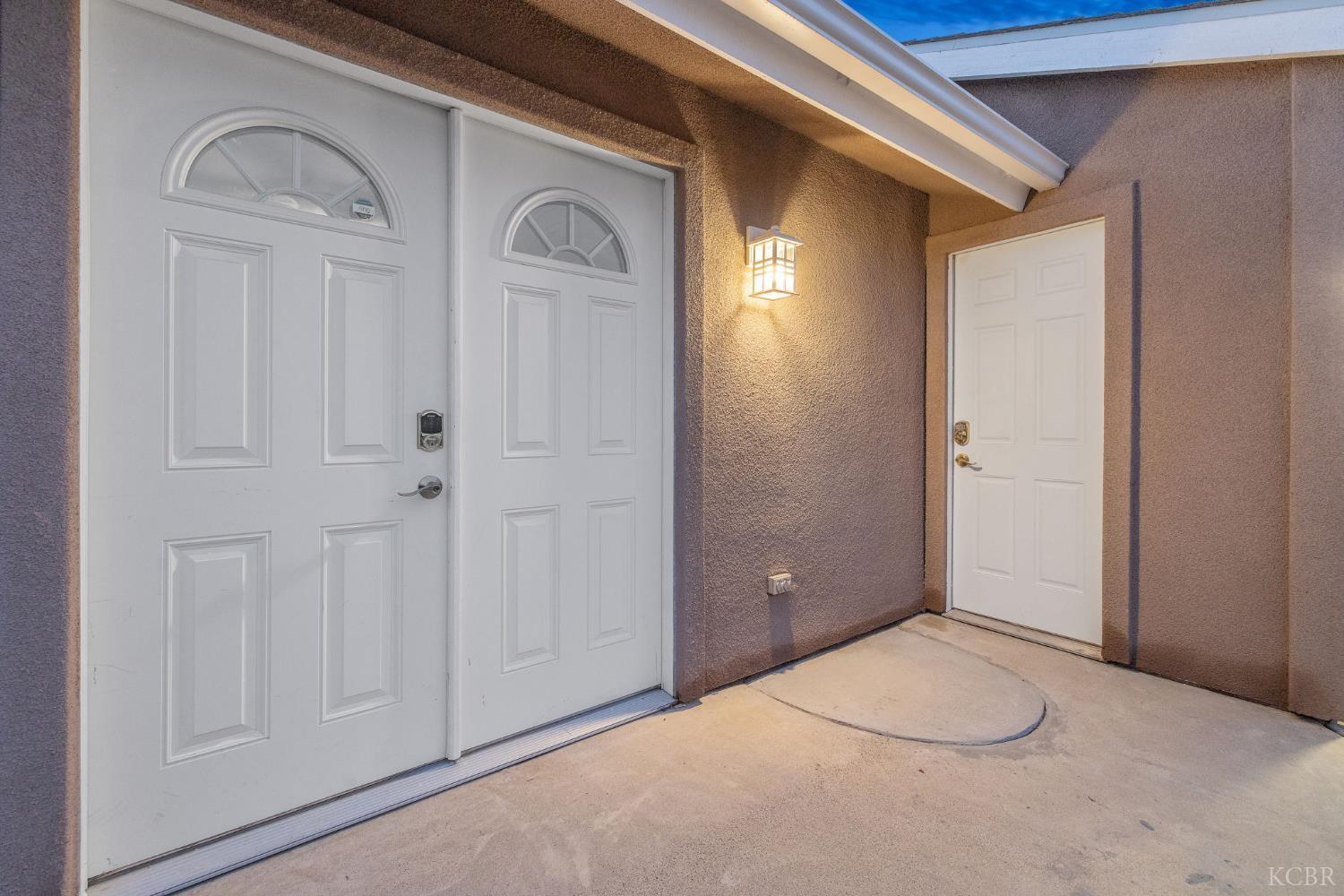 445 Mike Ct, Lemoore, CA 93245