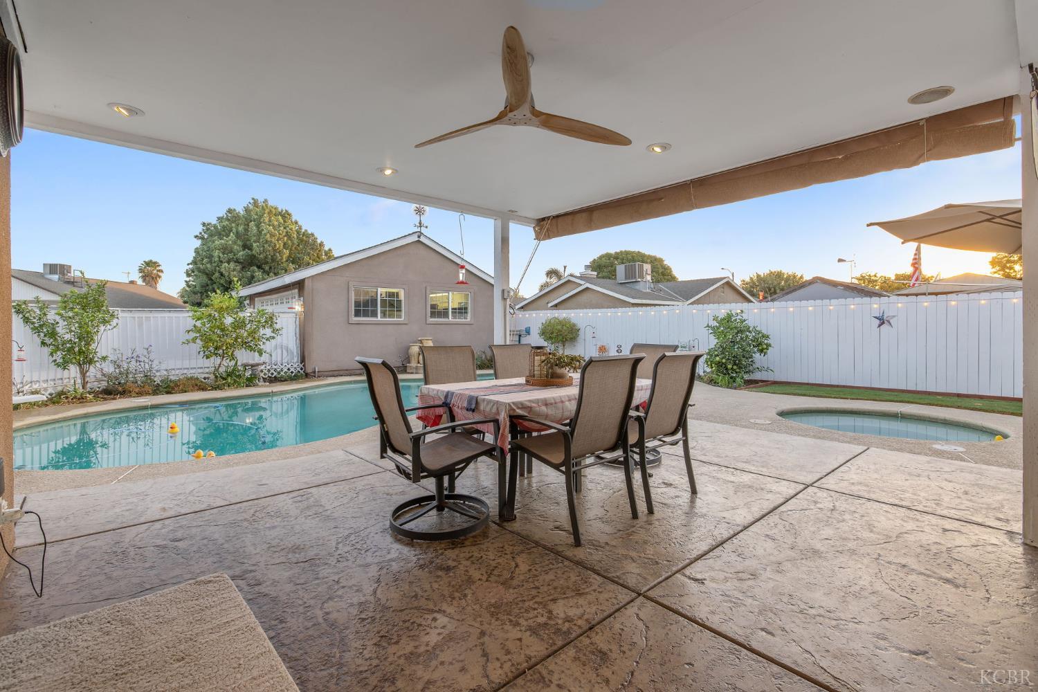 445 Mike Ct, Lemoore, CA 93245