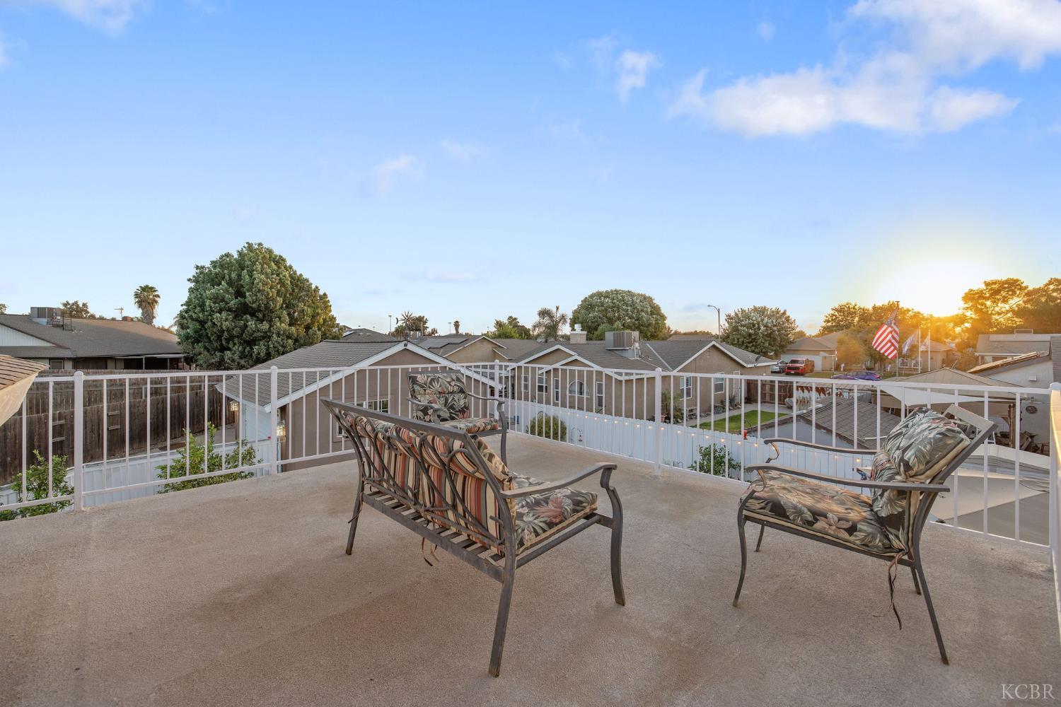 445 Mike Ct, Lemoore, CA 93245