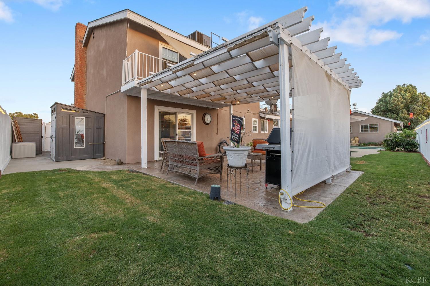 445 Mike Ct, Lemoore, CA 93245