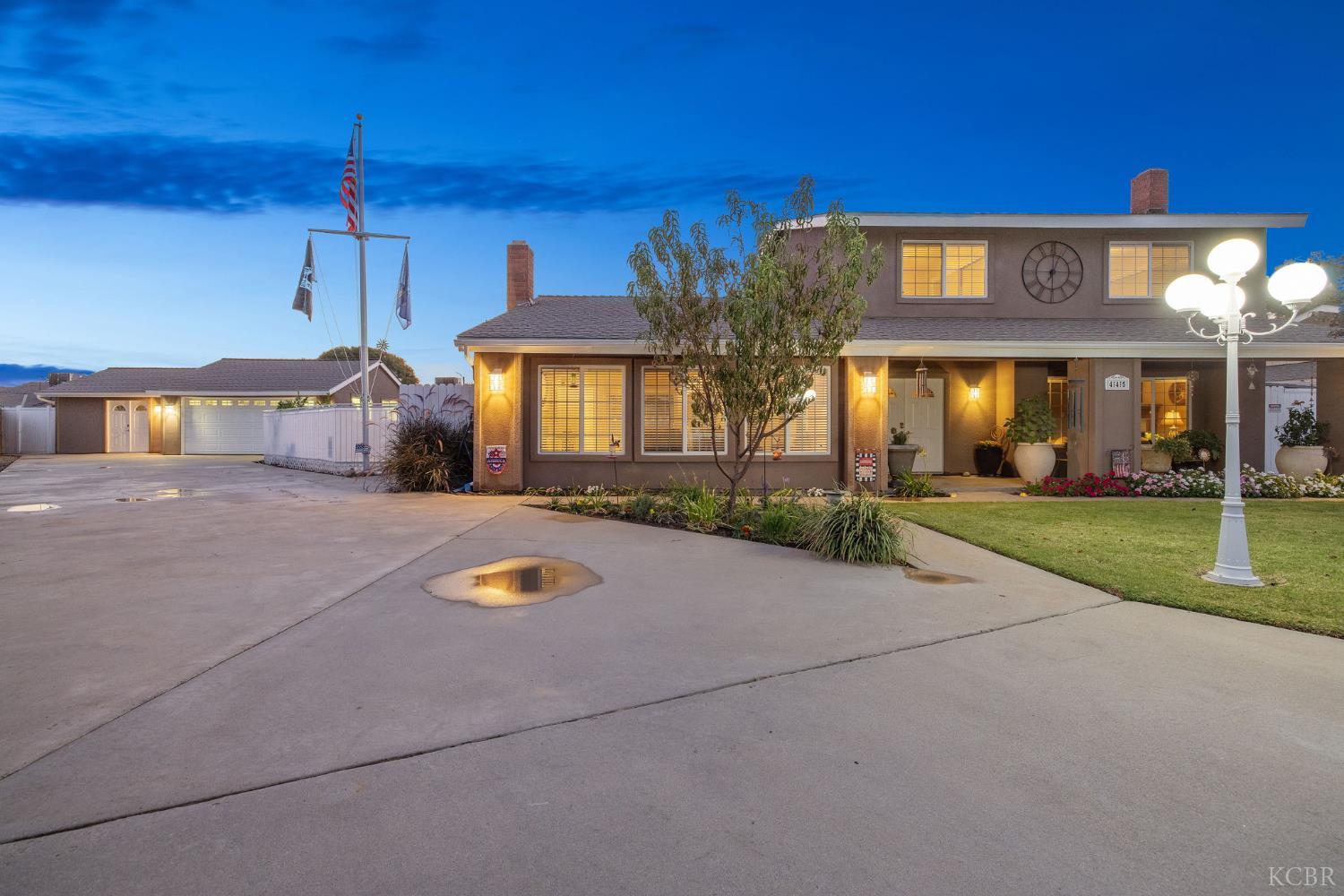 445 Mike Ct, Lemoore, CA 93245