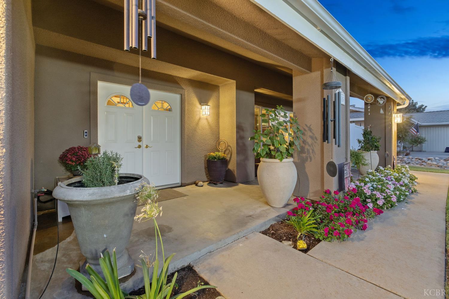 445 Mike Ct, Lemoore, CA 93245