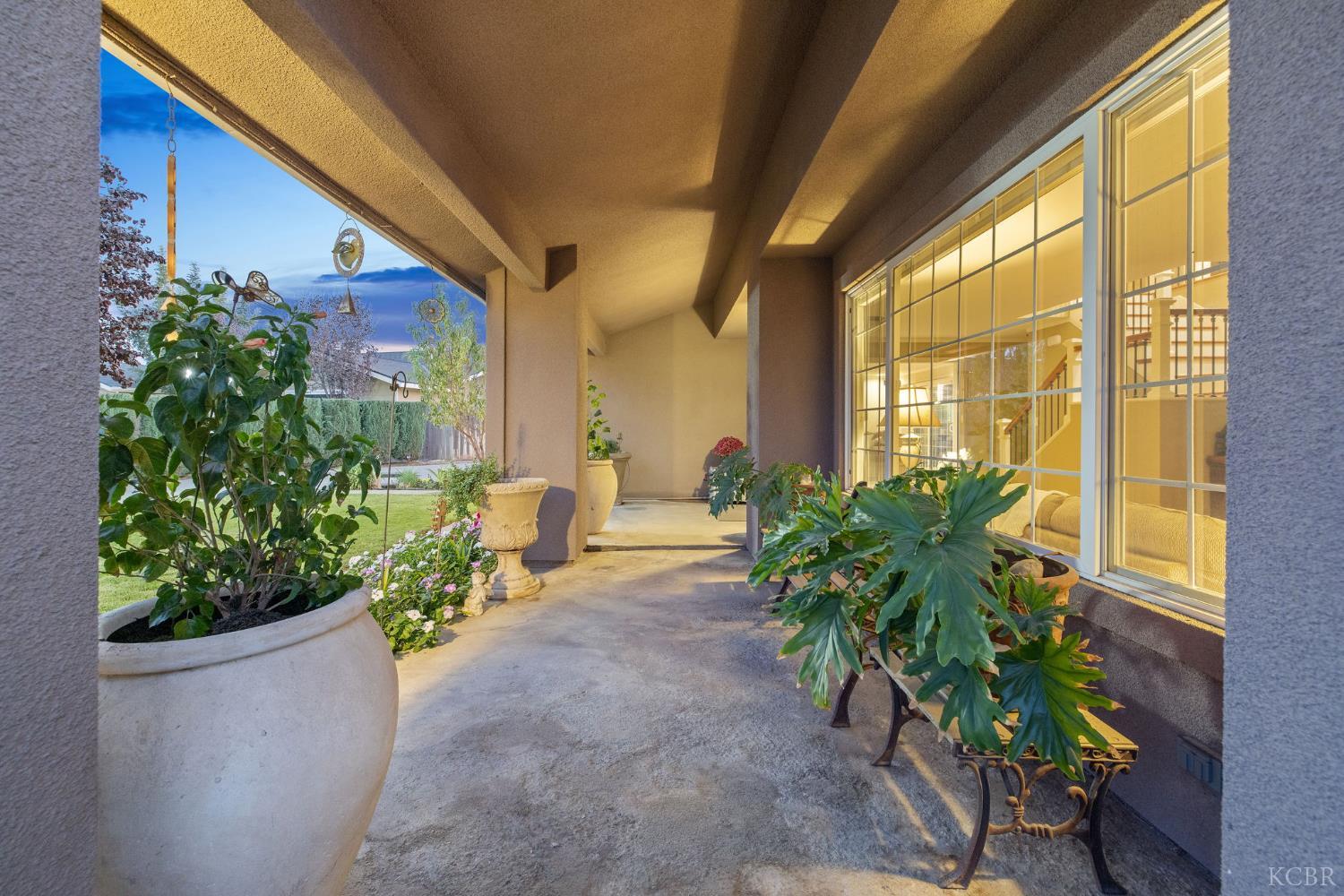 445 Mike Ct, Lemoore, CA 93245