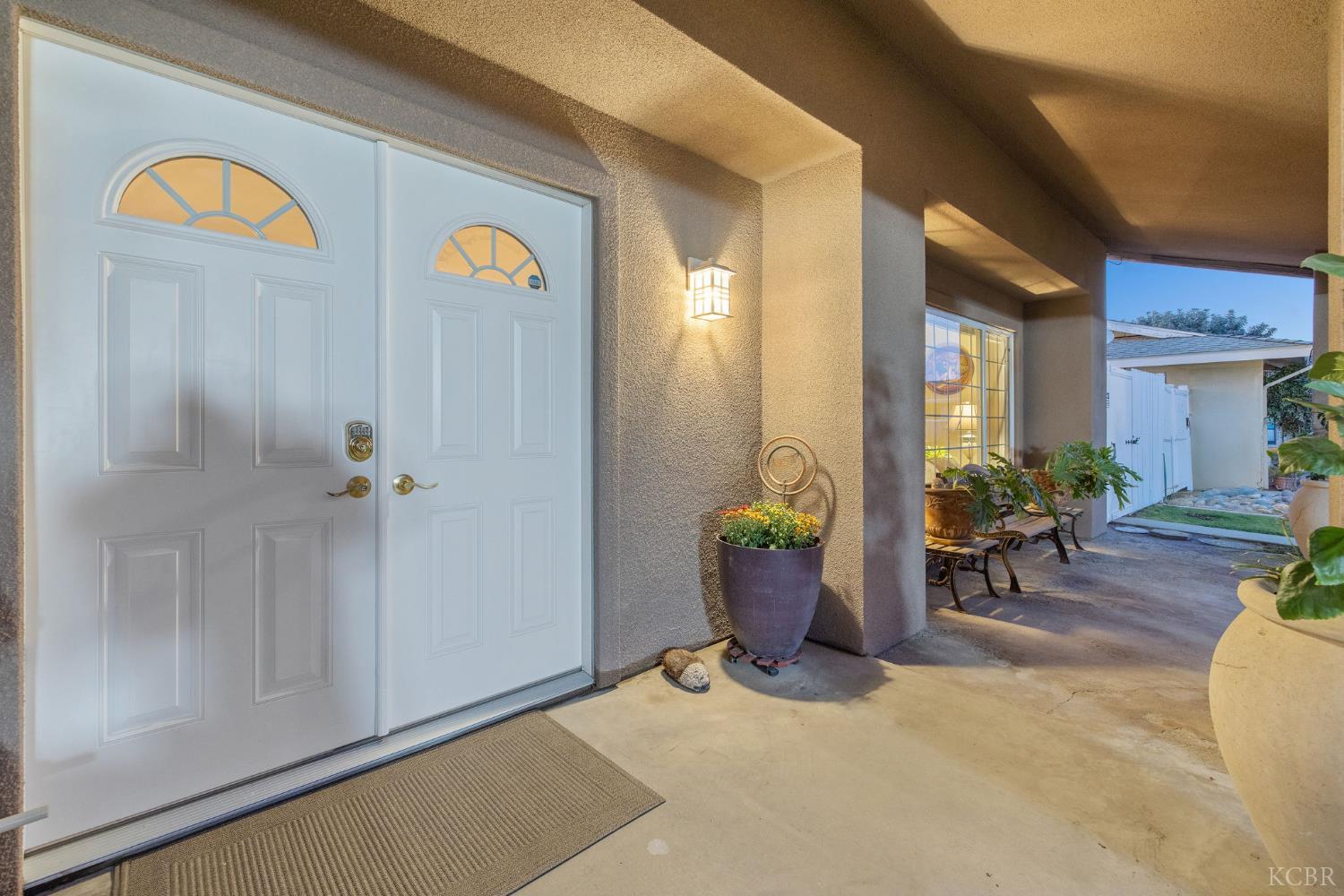 445 Mike Ct, Lemoore, CA 93245