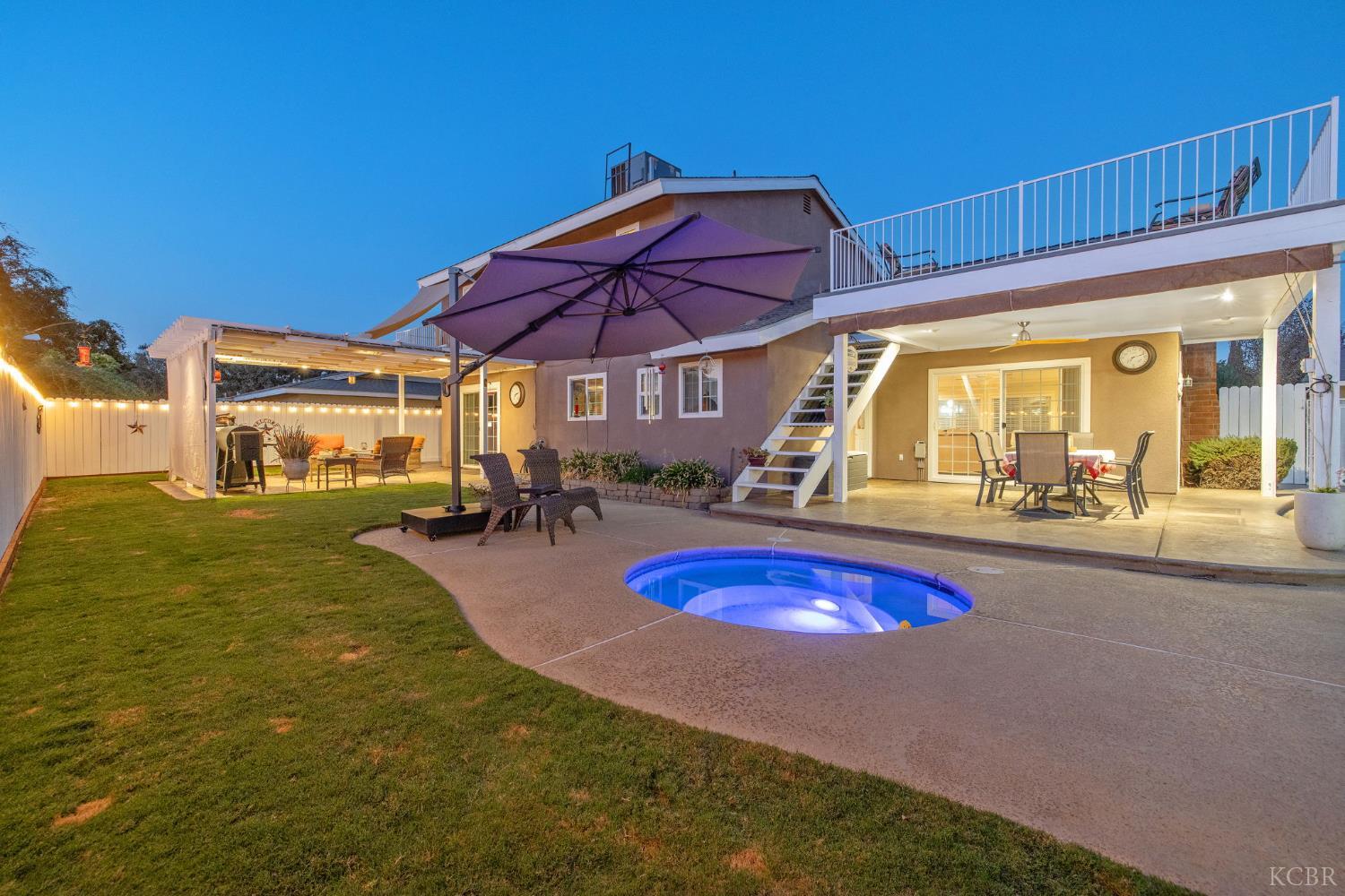 445 Mike Ct, Lemoore, CA 93245