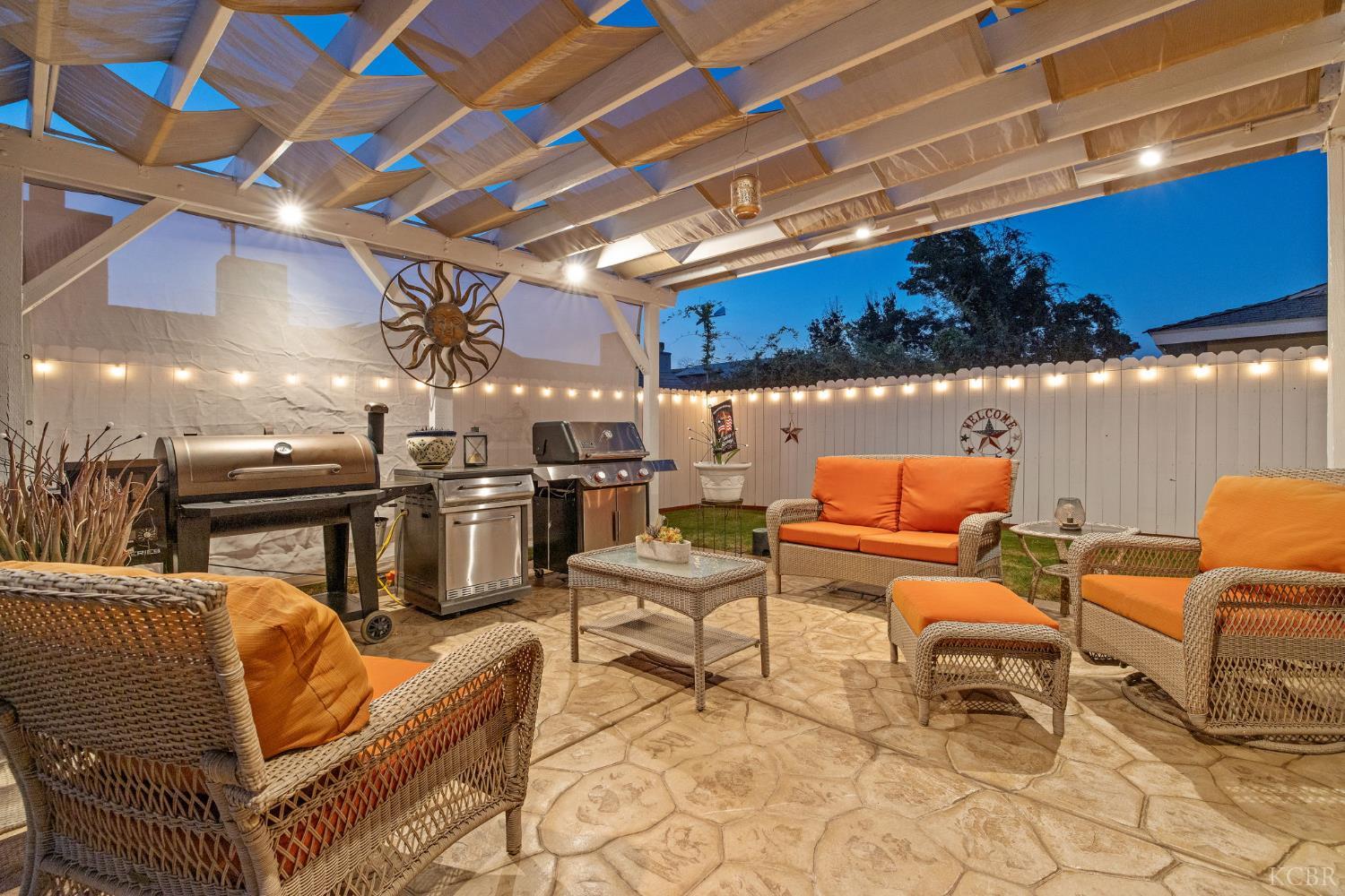 445 Mike Ct, Lemoore, CA 93245