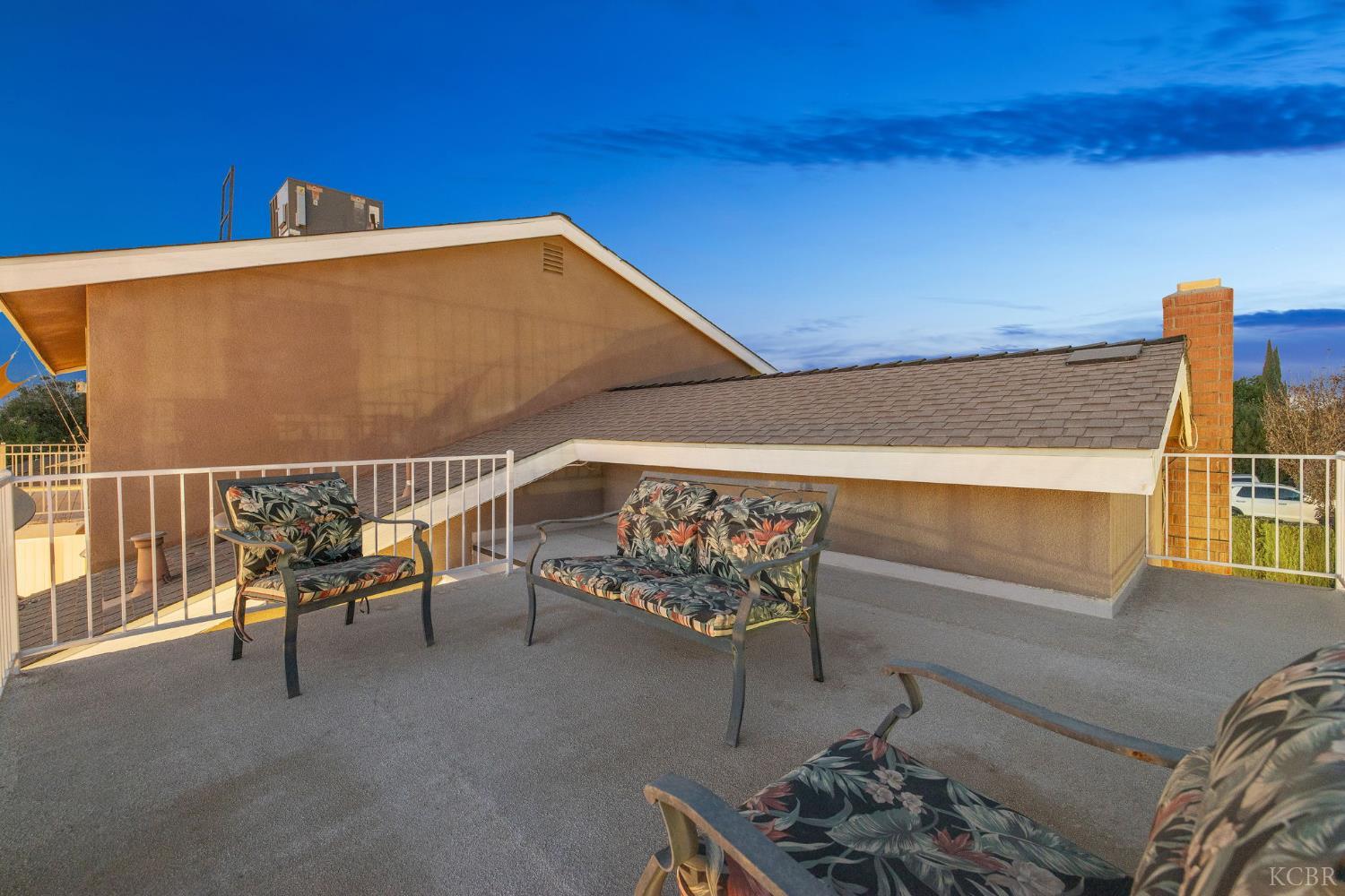 445 Mike Ct, Lemoore, CA 93245