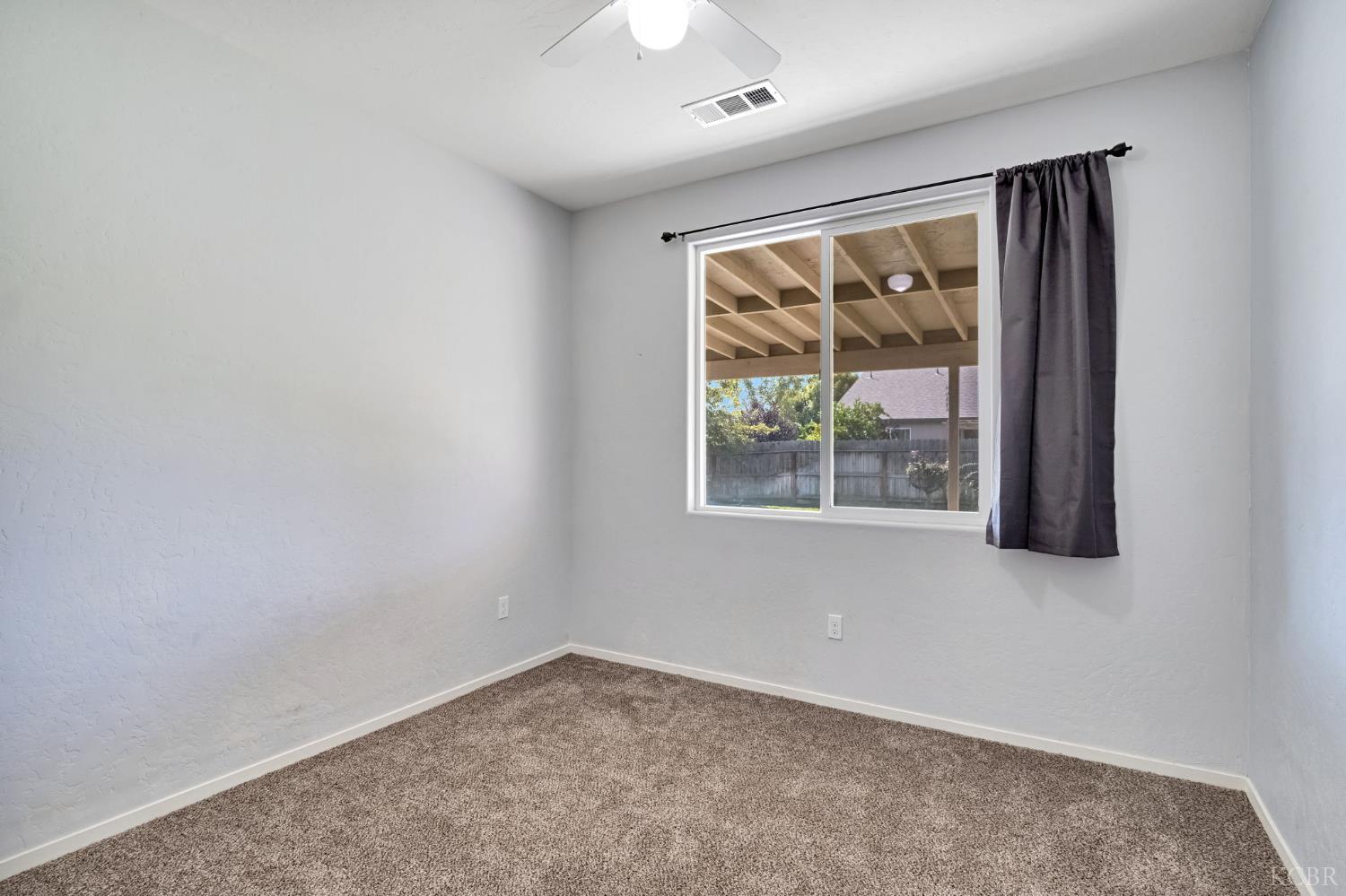 1523 W Wallis Dr, Hanford, CA 93230
