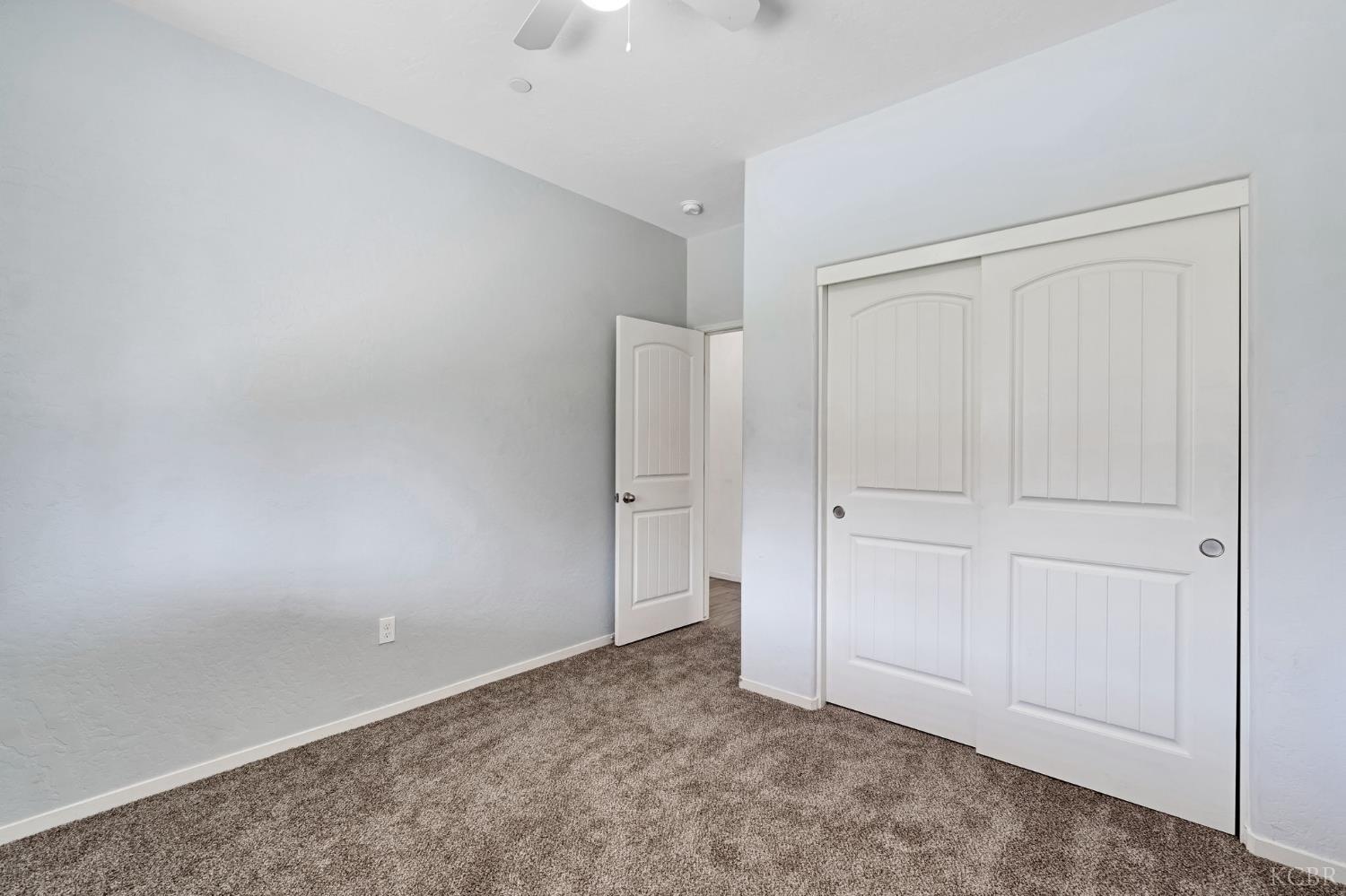 1523 W Wallis Dr, Hanford, CA 93230