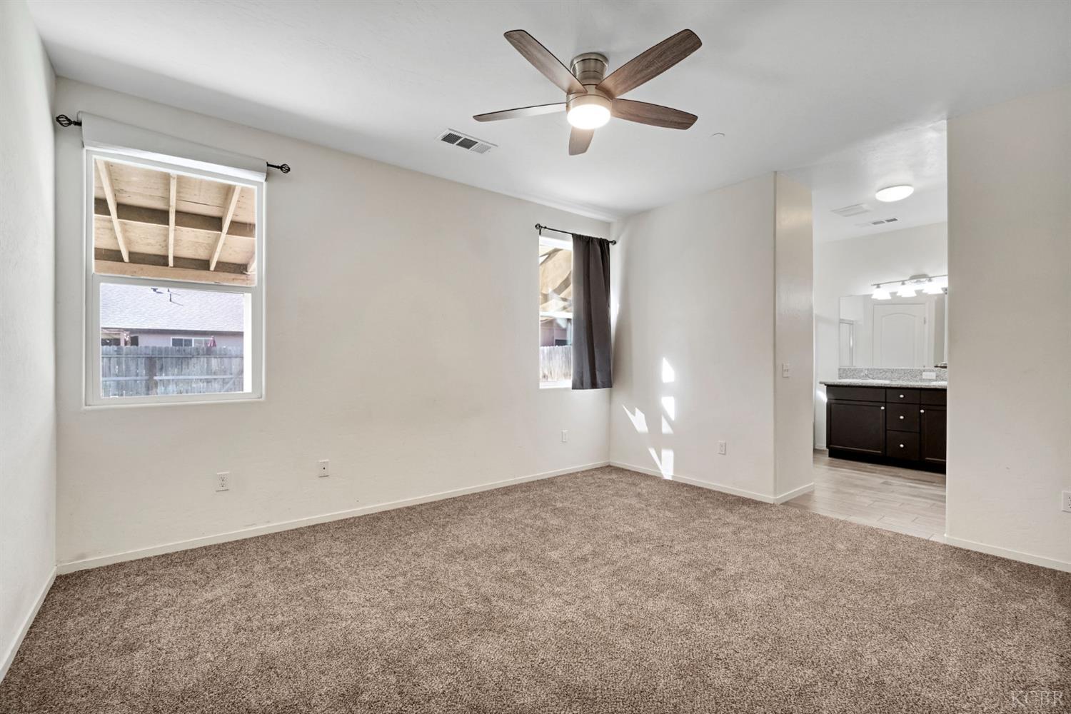 1523 W Wallis Dr, Hanford, CA 93230
