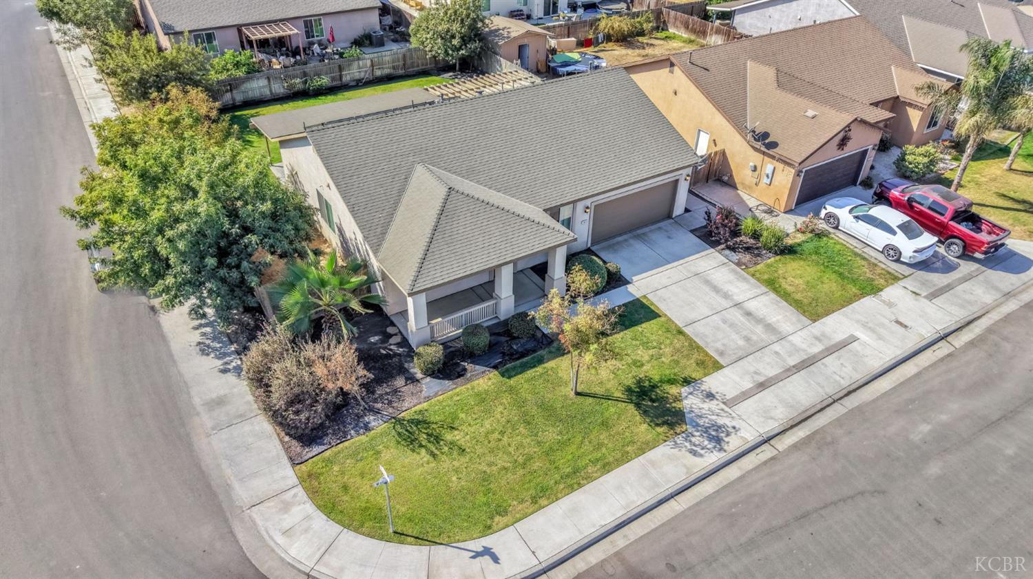 1523 W Wallis Dr, Hanford, CA 93230