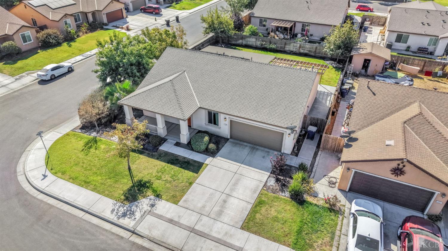 1523 W Wallis Dr, Hanford, CA 93230