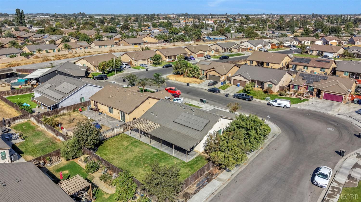 1523 W Wallis Dr, Hanford, CA 93230