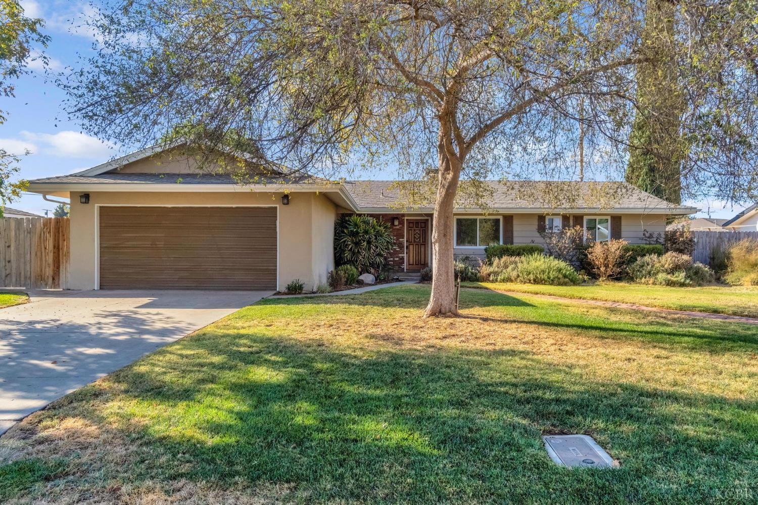 175 E Birch Ave, Hanford, CA 93230