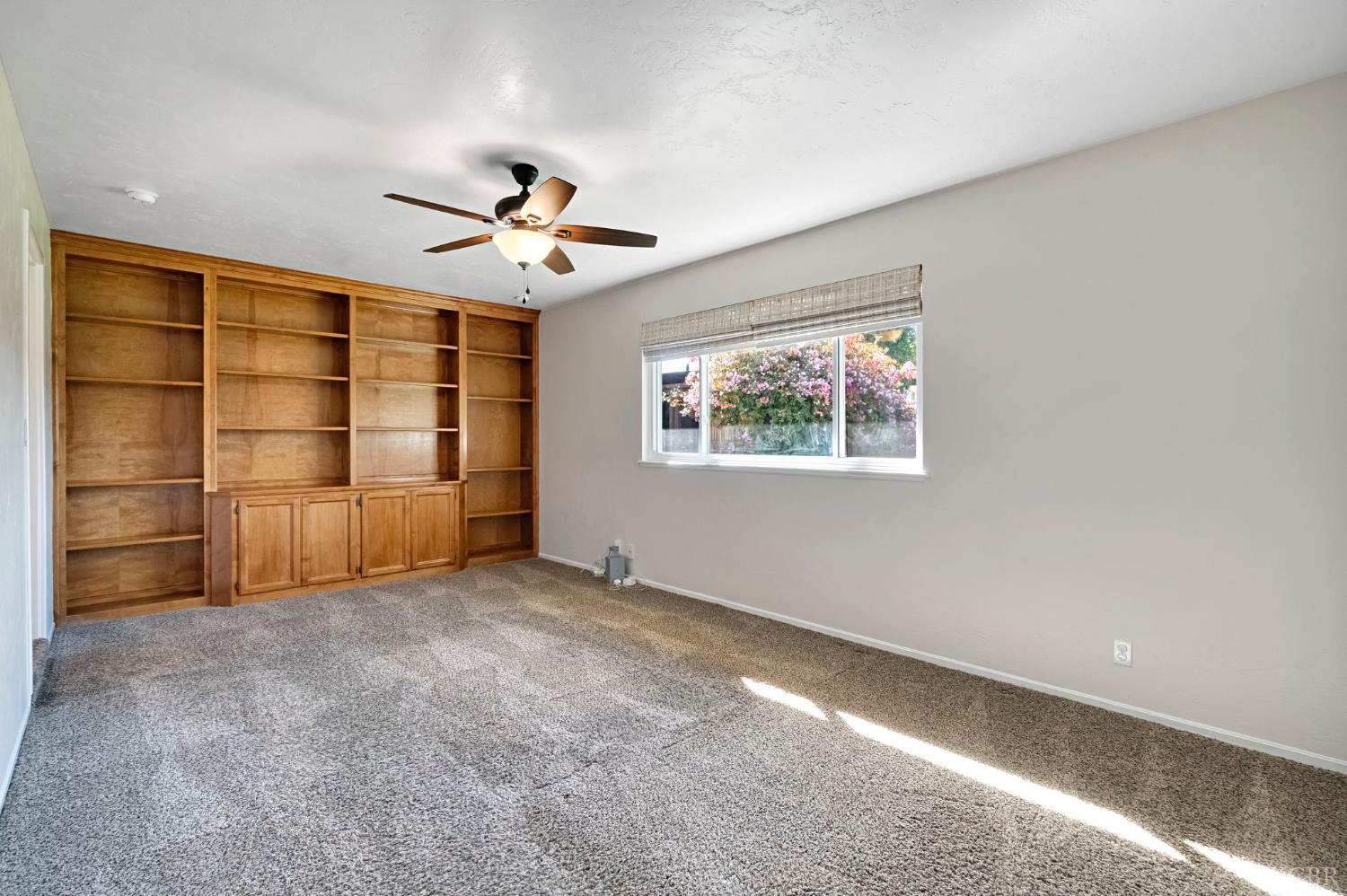 175 E Birch Ave, Hanford, CA 93230