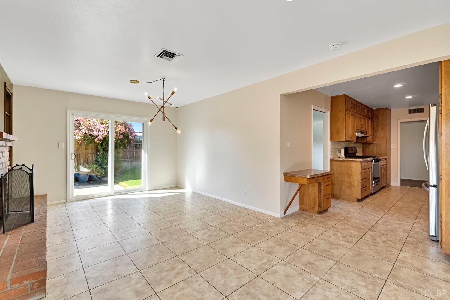 175 E Birch Ave, Hanford, CA 93230