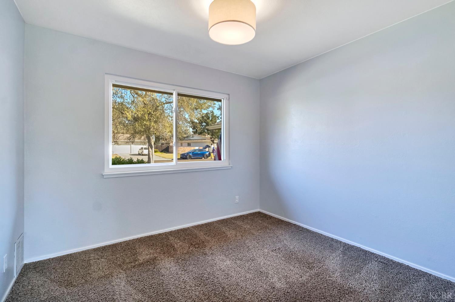 175 E Birch Ave, Hanford, CA 93230