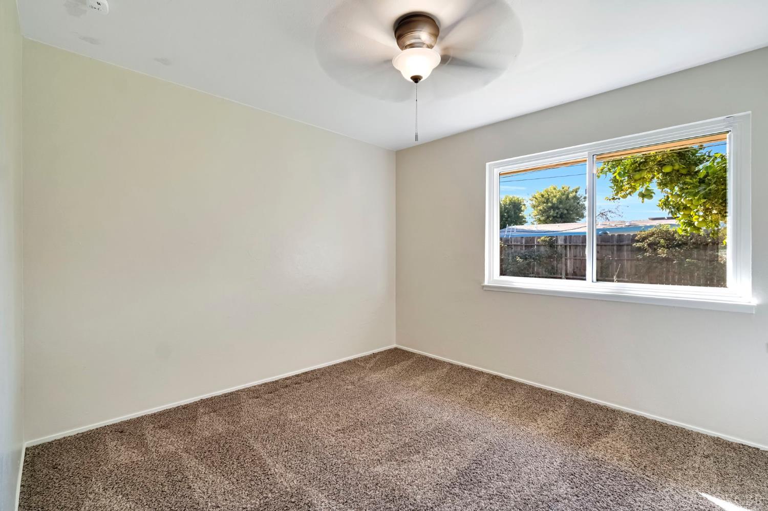 175 E Birch Ave, Hanford, CA 93230