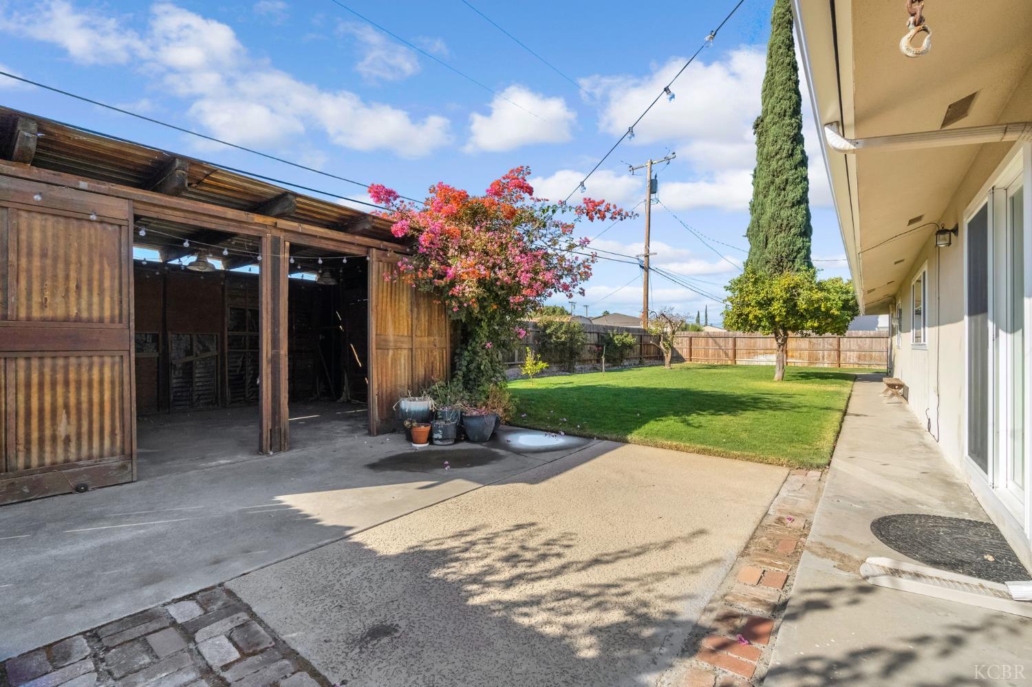 175 E Birch Ave, Hanford, CA 93230